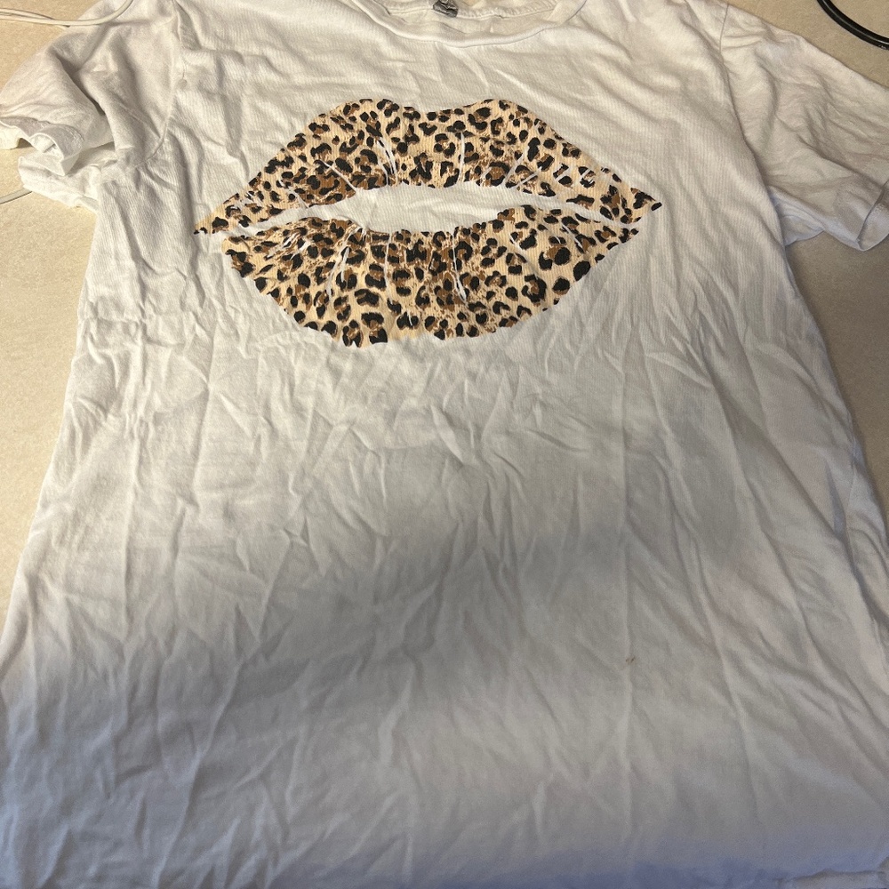 Leopard lip t shirt